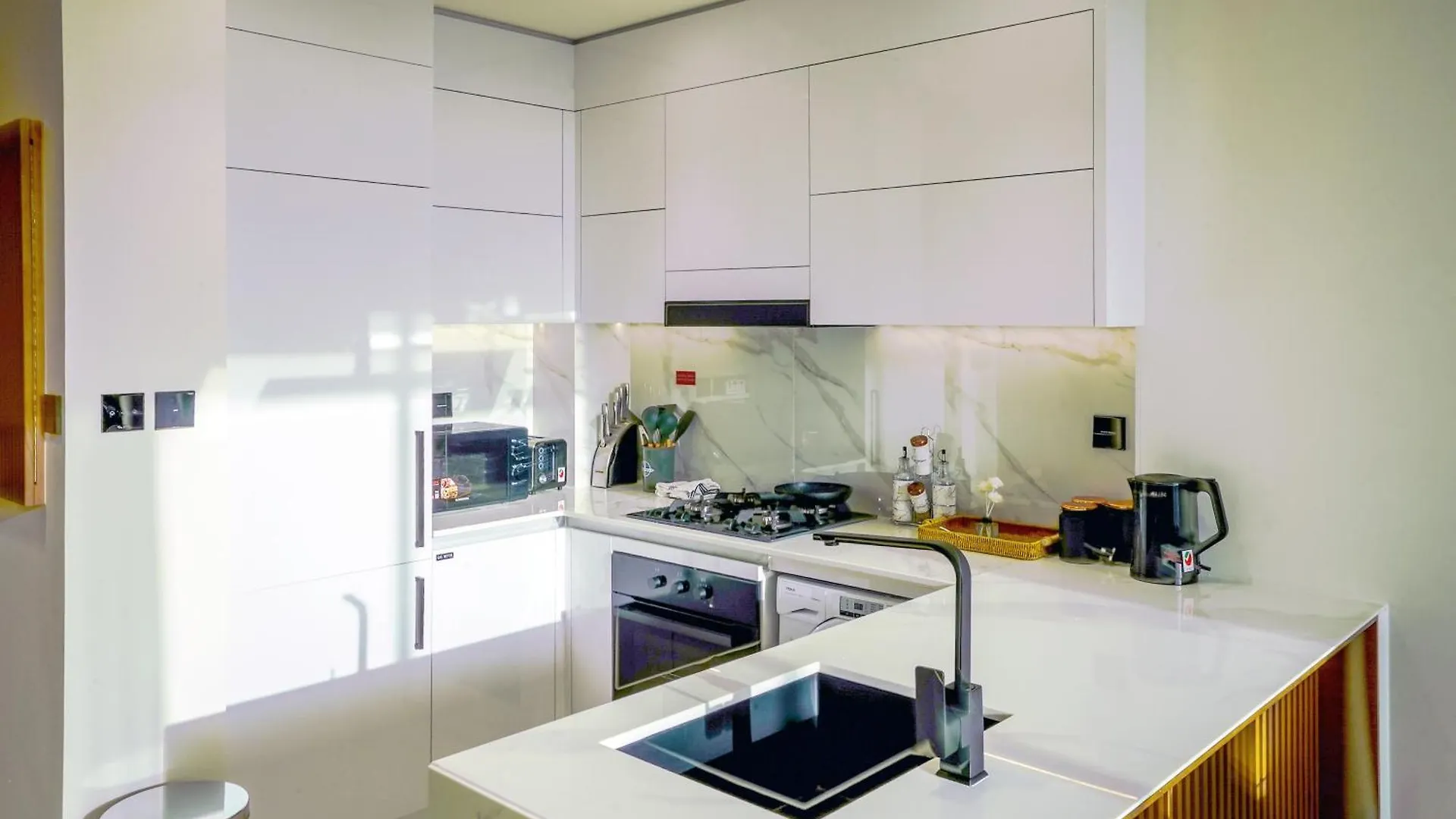 Elegant 1Br Apt In Jvc Dubai With Spacious Balcony & City Views